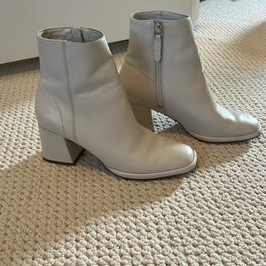 Schutz ivory booties size 6.5